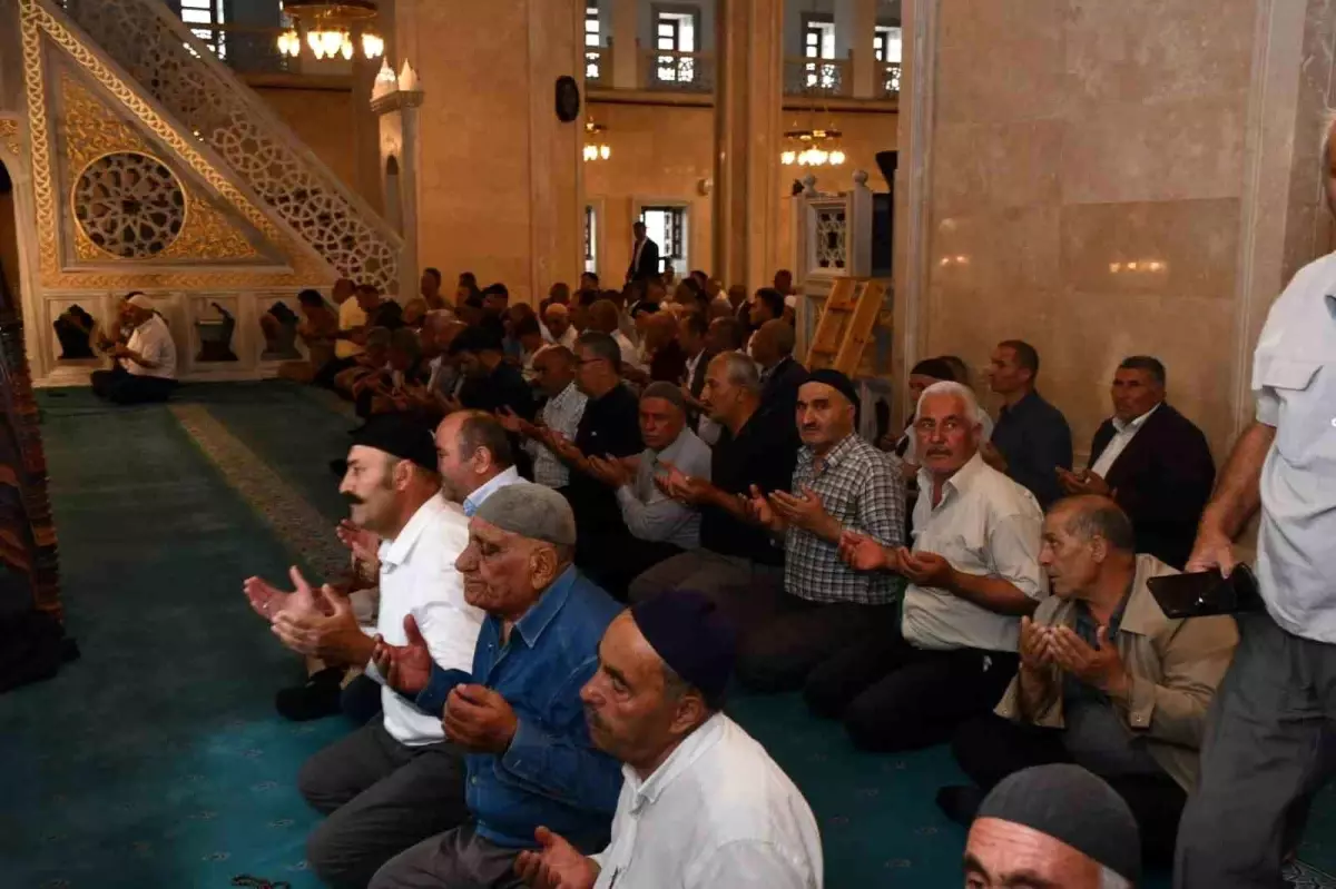 Patnos\'ta 15 Temmuz için Kur\'an tilaveti okundu
