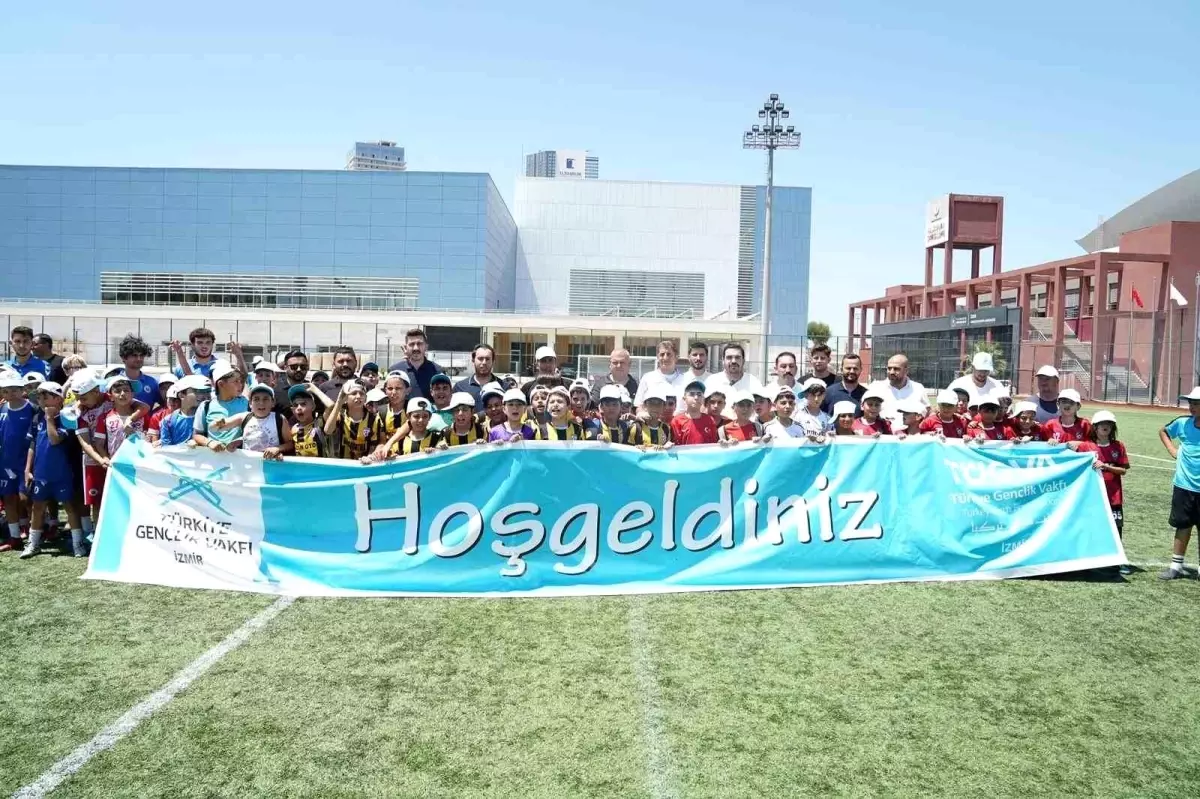 TÜGVA İzmir\'den 15 Temmuz şehitleri anısına futbol turnuvası