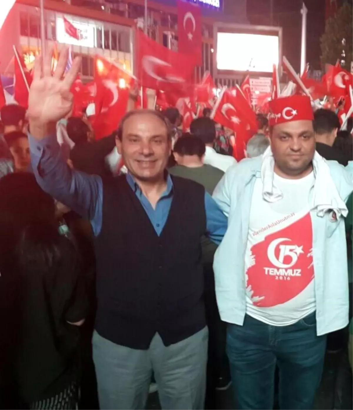 "Türk halkı 9 yıl önce demokrasi destanını yazdı"