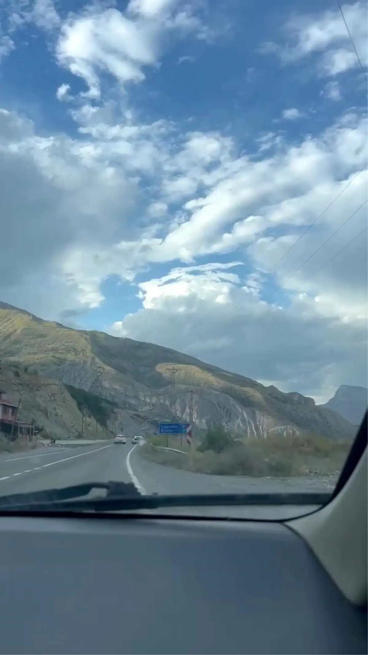 Erzurum\'da Spor Araç Kaza Eşiğinden Döndü
