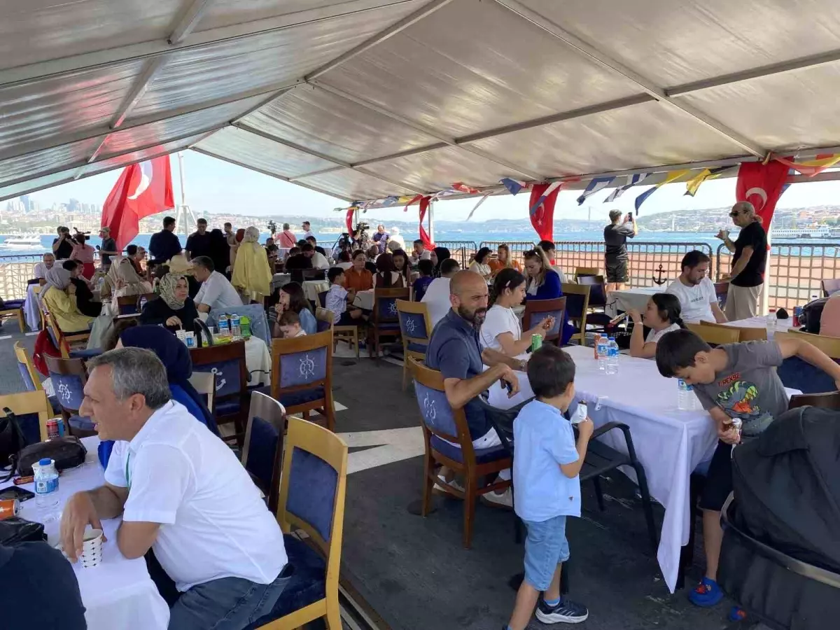 İstanbul\'da şehit çocuğu ve yakınları için Boğaz turu düzenlendi