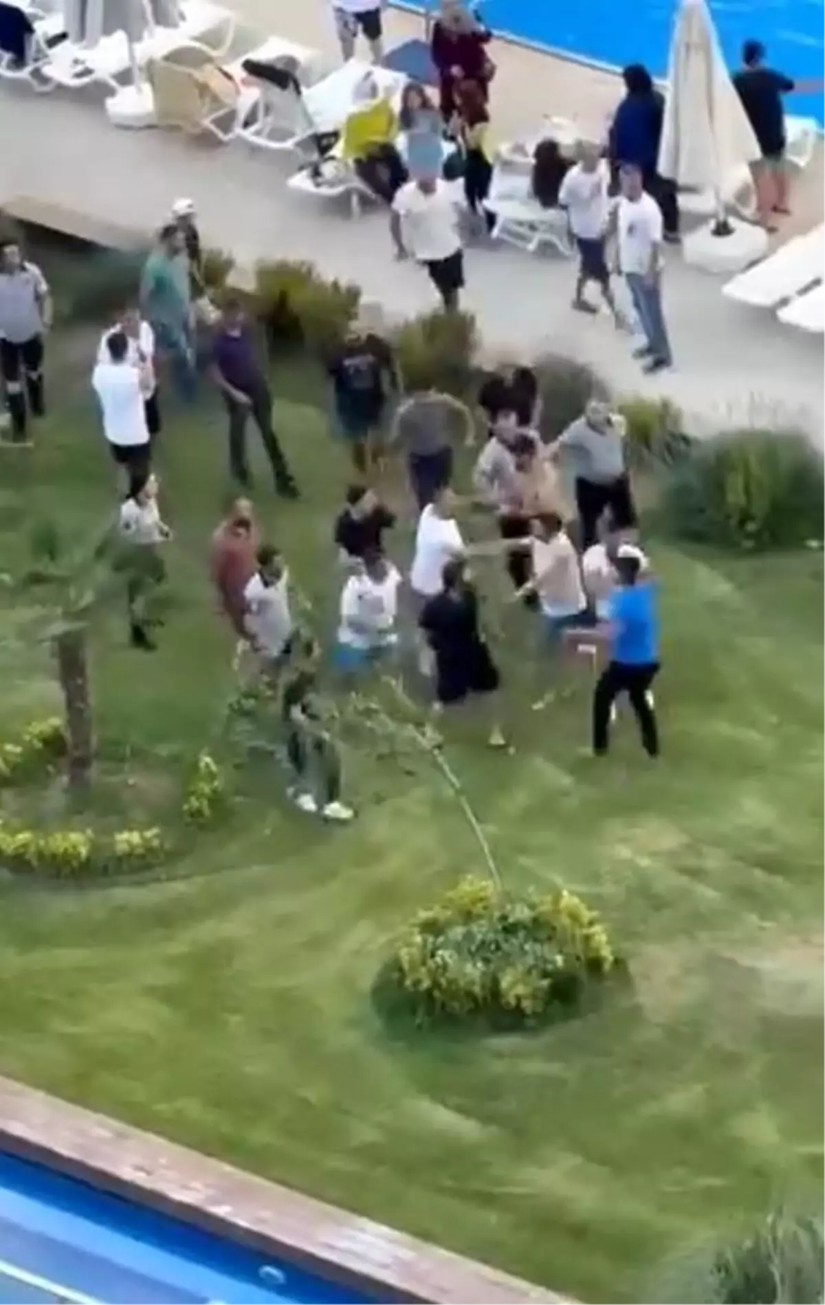 Havuz Kavgası: Güvenlik Görevlilerine Saldırı