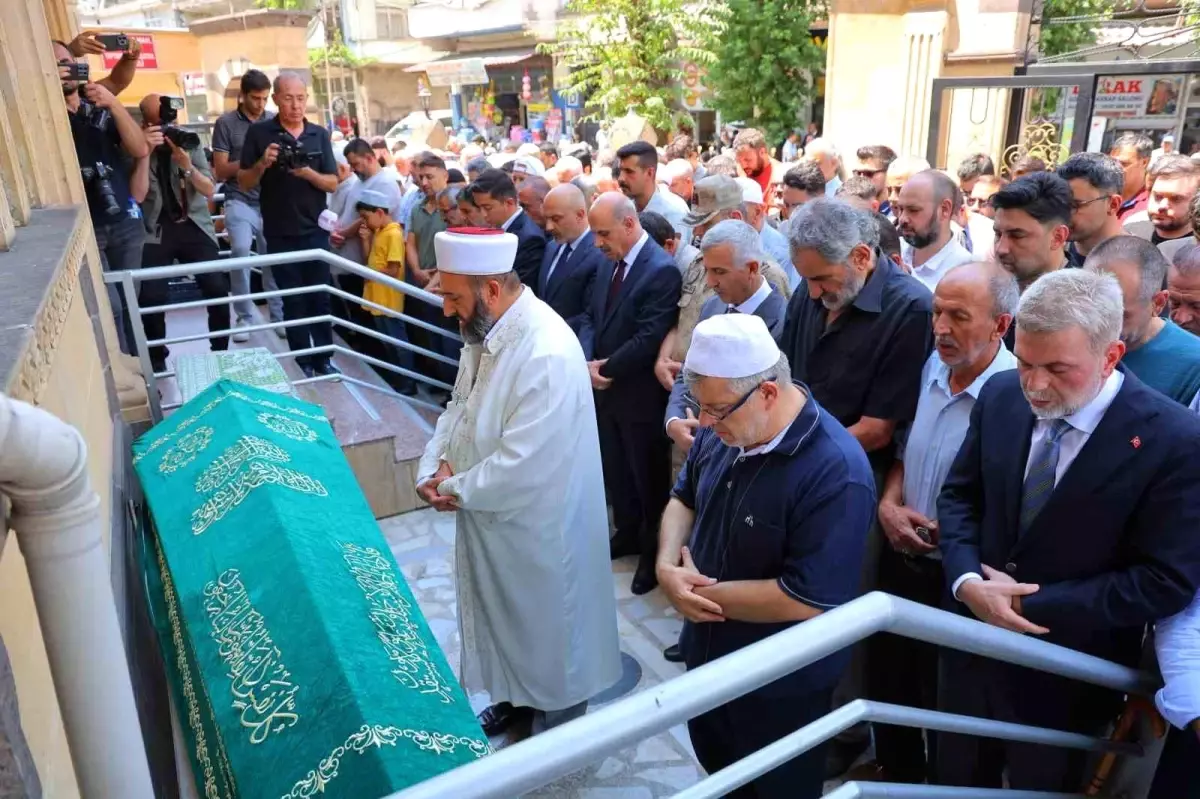 Yangında Hayatını Kaybeden Anne ve Bebeği Kahramanmaraş’ta Defnedildi
