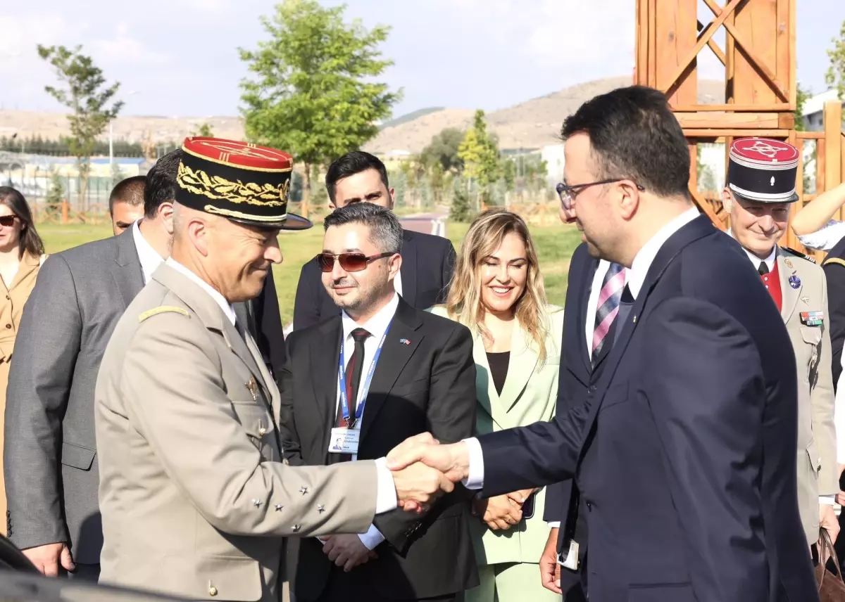 Fransa Genelkurmay Başkanı ASELSAN\'ı Ziyaret Etti
