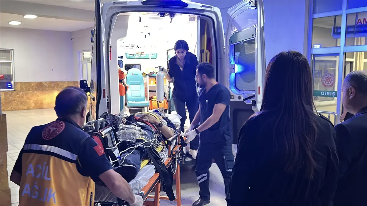 Eski Vali Karaömeroğlu Kazada Yaralandı