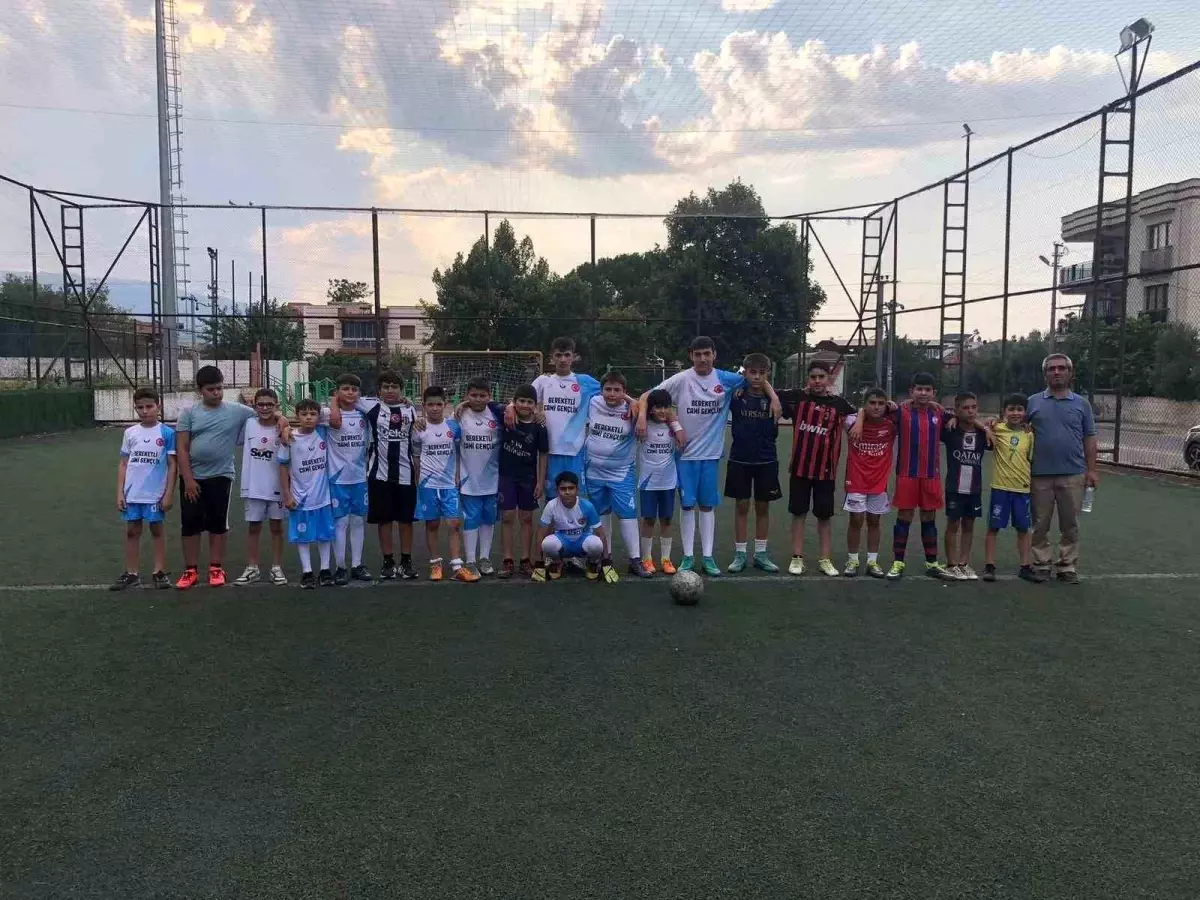 Kur\'an Kursu Öğrencilerinden Dostluk Maçı
