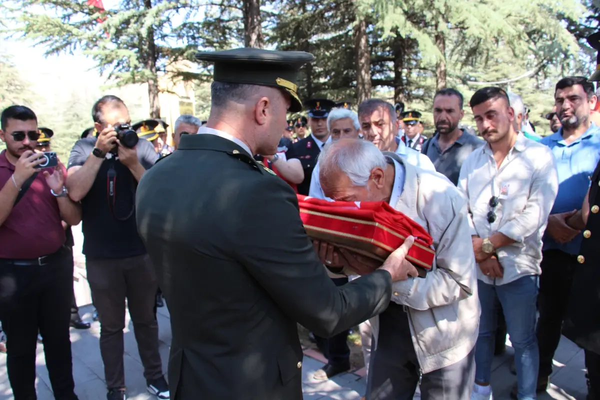 67 Yıl Sonra Şehit Jandarma Çavuş Mustafa Zamkı\'nın Naaşı Çankırı\'da Defnedildi