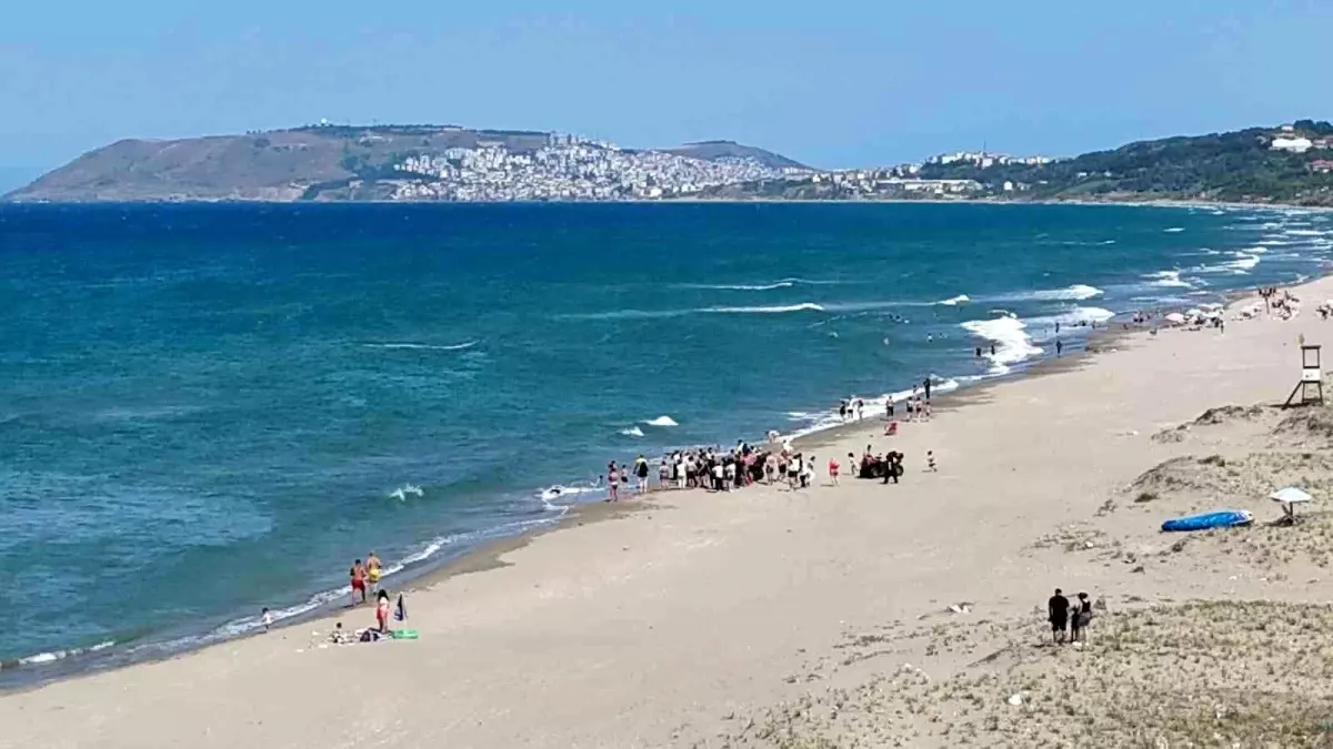 Sinop\'ta Boğulma Tehlikesi: İki Gençten Biri Hayatını Kaybetti