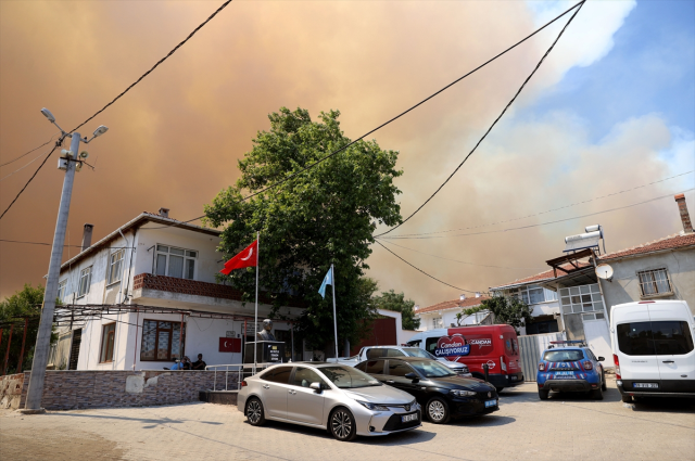 Tekirdağ'da 42 saattir süren orman yangını kısmen kontrol alatına alındı