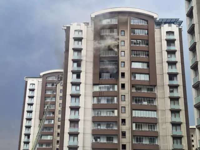 Ankara'da bir binada yangın! Mahsur kalan anne ve oğlu kurtarıldı