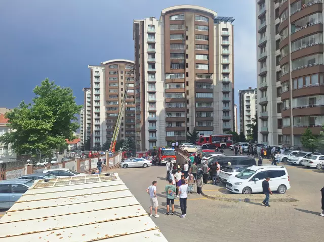 Ankara'da bir binada yangın! Mahsur kalan anne ve oğlu kurtarıldı