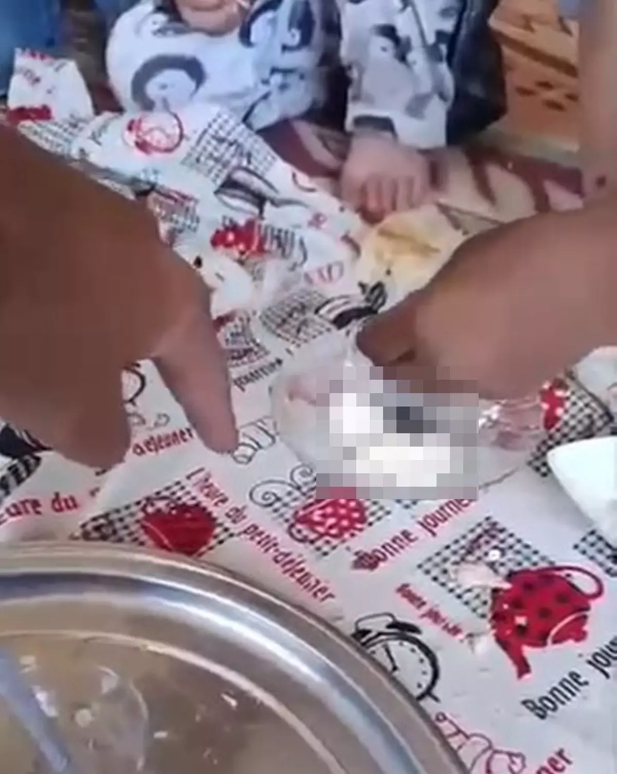 Çocuklara Eziyet İddiası: Üvey Ağabeyler Suçlanıyor