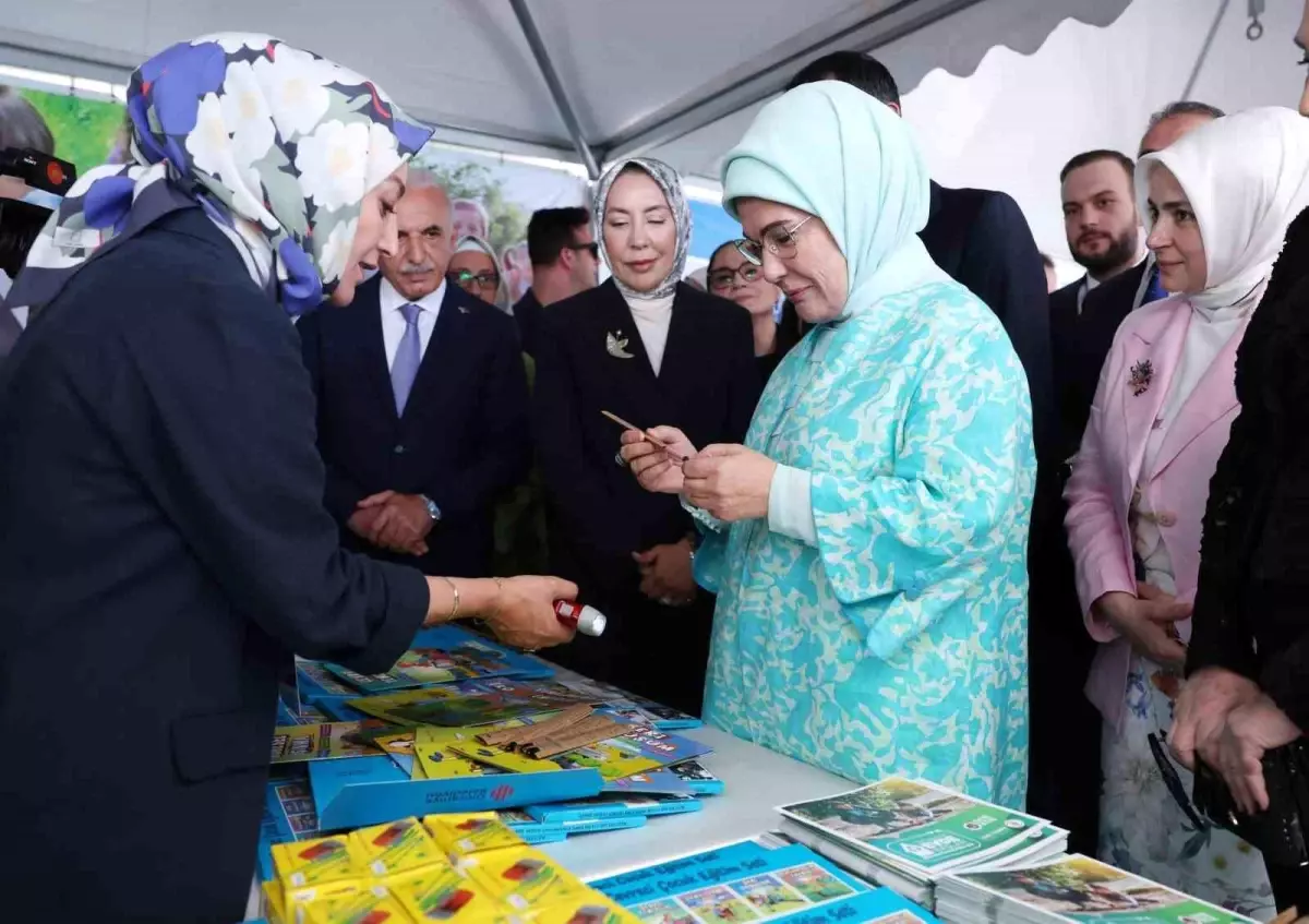 Emine Erdoğan, Ümraniye Çevre Şenliği\'nde Sıfır Atık Bilincine Dikkat Çekti