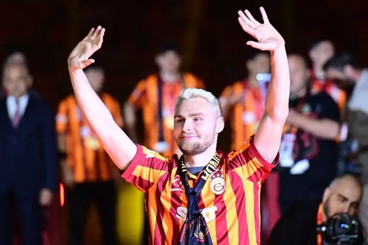 Galatasaray\'da 4 ayrılık hazırlığı birden