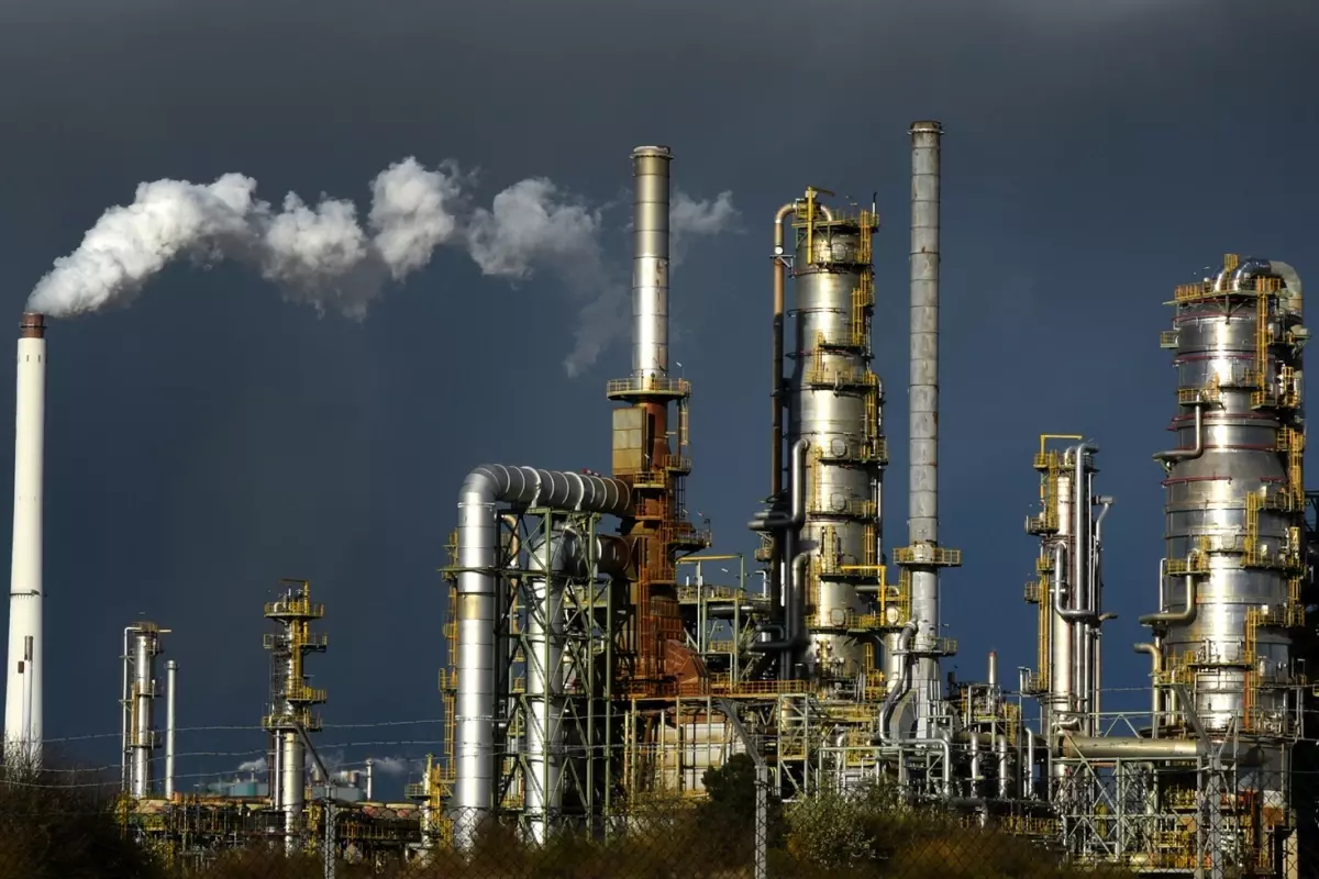 Irak\'tan tarihi "petrol" kararı! Tamamı devlete verilecek