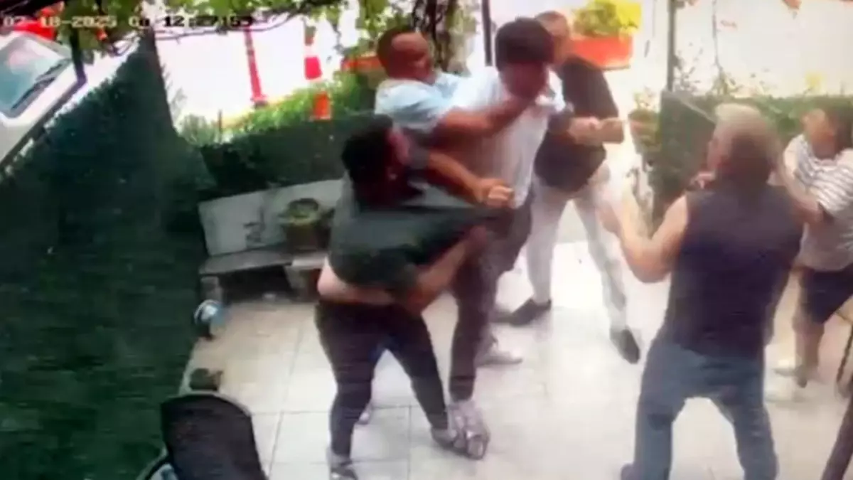 Boksör, esnafı dükkanında öldüresiye darbetti