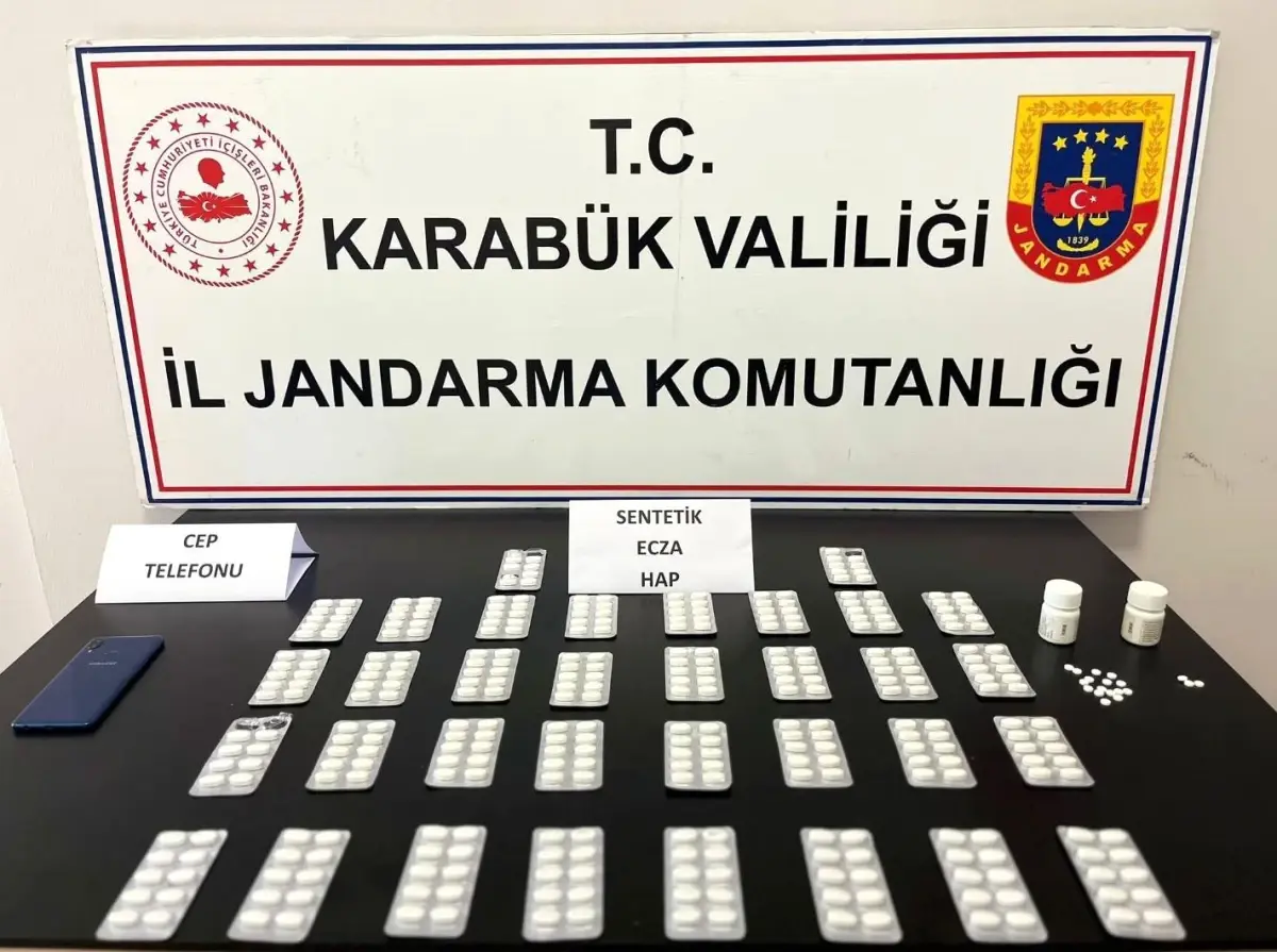 Karabük\'te 353 Sentetik Ecza Hap Ele Geçirildi