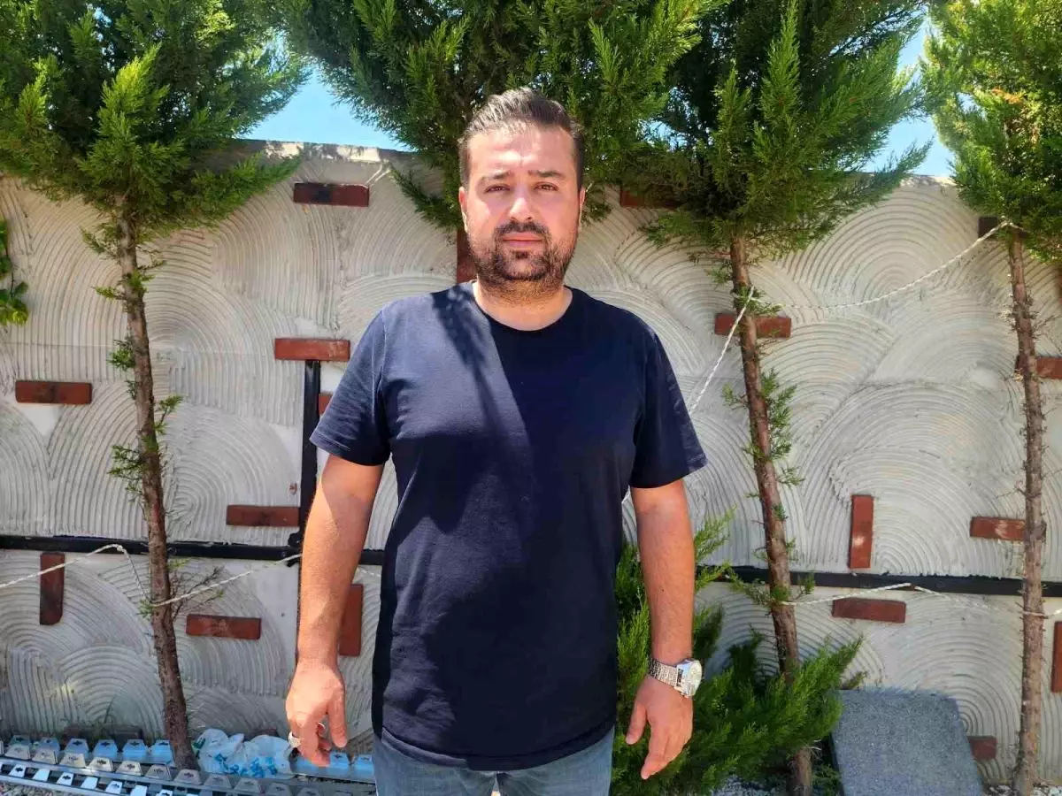 Menderes Belediyesi\'nde Rüşvet İddiaları: \'Müteahhitler Yolunacak Kaz Olarak Görülüyor\'