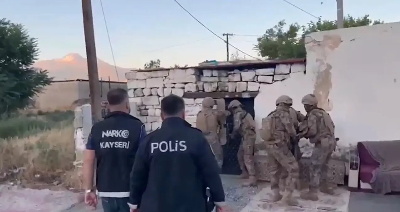 Uyuşturucu Operasyonları: 927 Kilo Ele Geçirildi