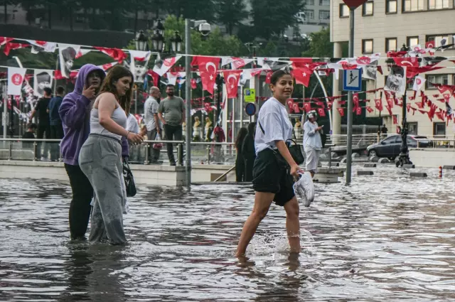 Ankara için art arda uyarılar! Saat verildi, ikinci sağanak geliyor