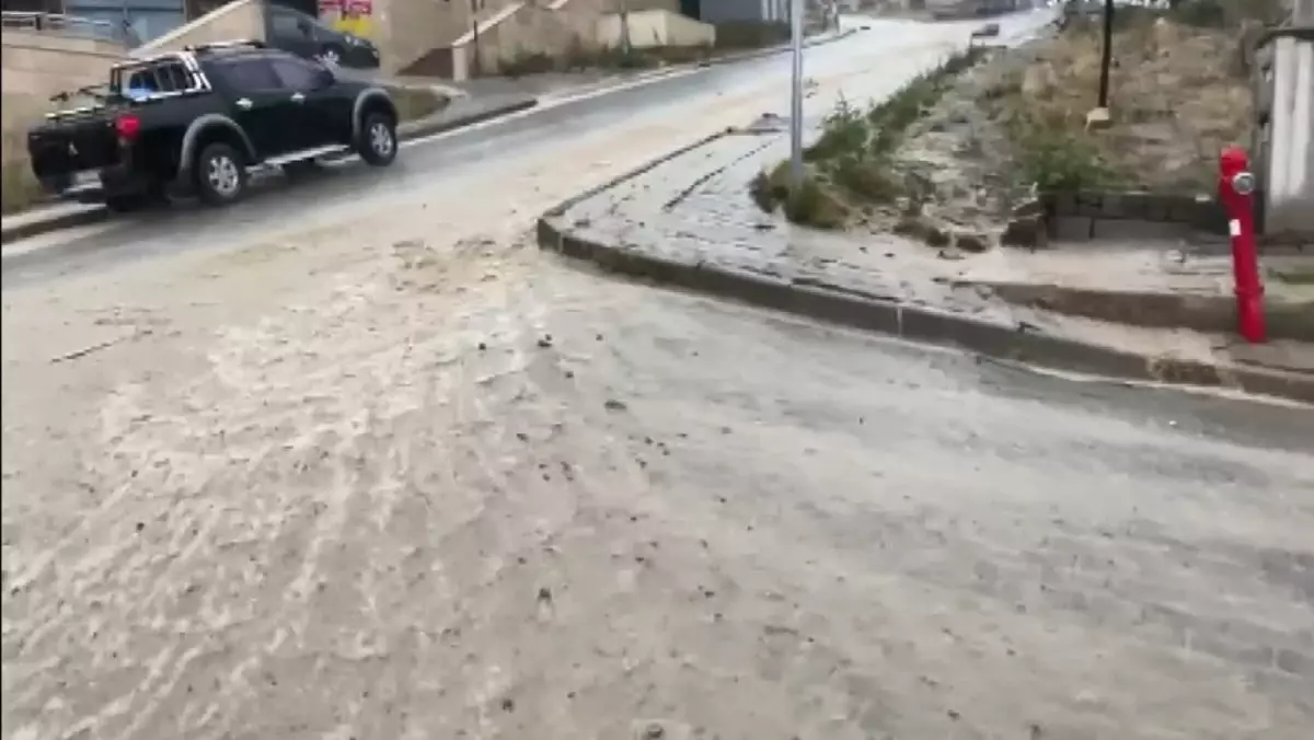 Yusufeli\'nde Fırtına Hayatı Olumsuz Etkiledi