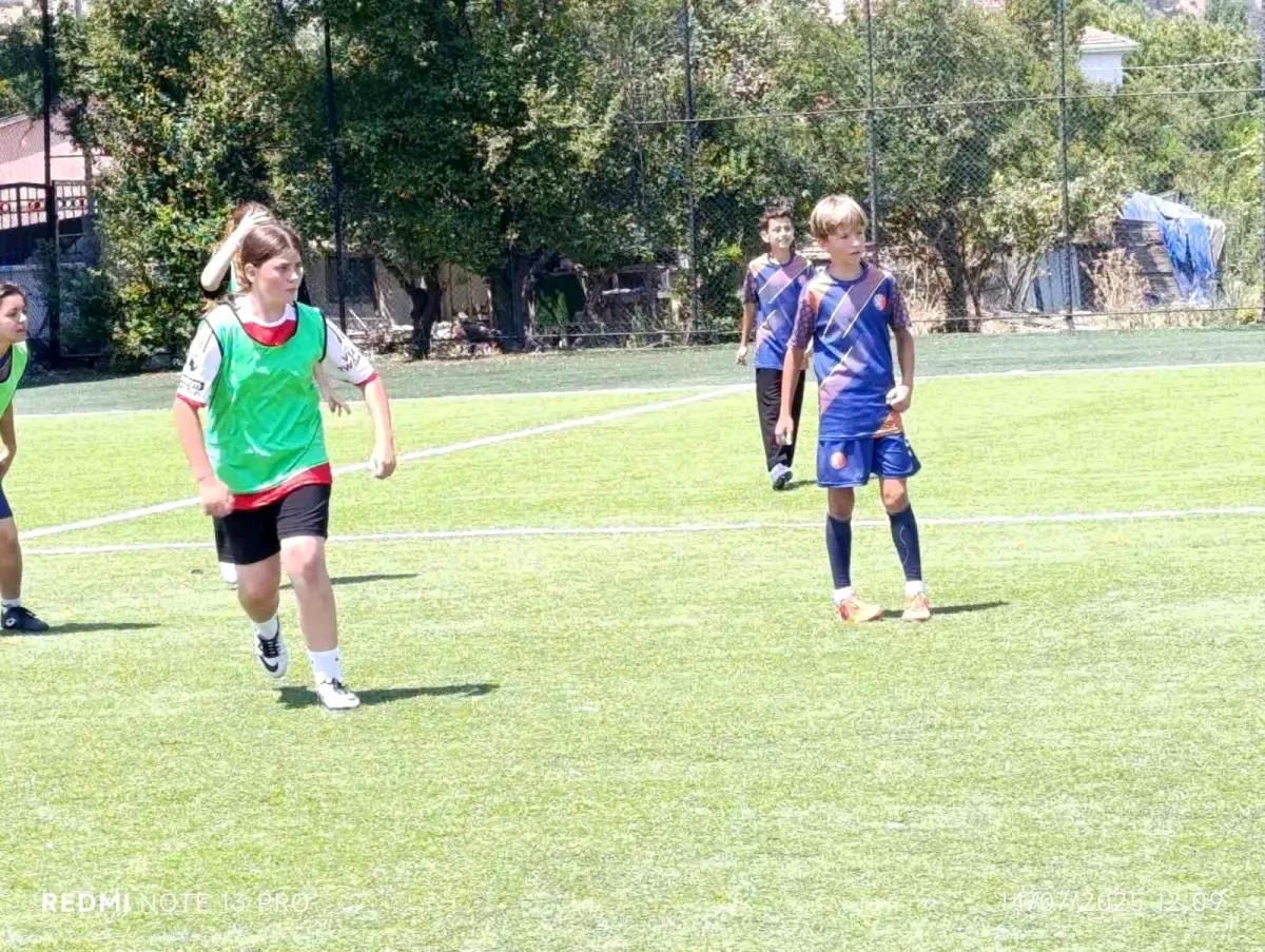 Bozüyük\'te Futbol Turnuvası Coşkuyla Tamamlandı