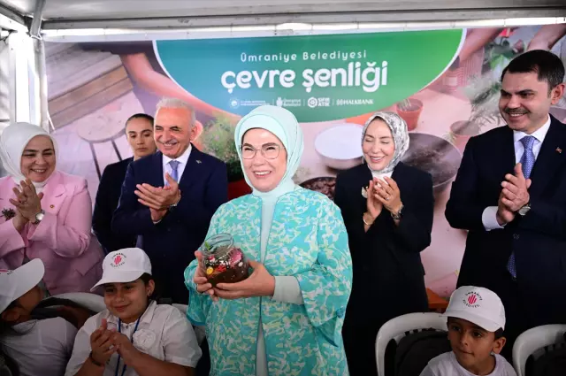 Emine Erdoğan Çevre Şenliği'ne katıldı, çocuklarla teraryum yaptı
