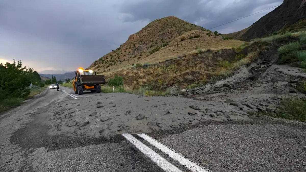 Narman Yolu Sel Nedeniyle Kapatıldı