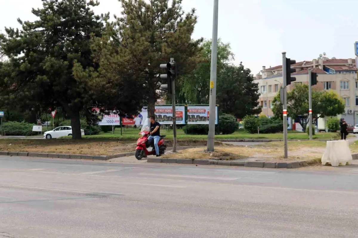 Eskişehir\'de Motosikletli Trafik Kurallarını İhlal Etti