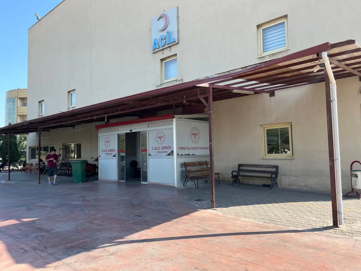 İzmir\'de Seramik Fabrikasında Gıda Zehirlenmesi İddiası