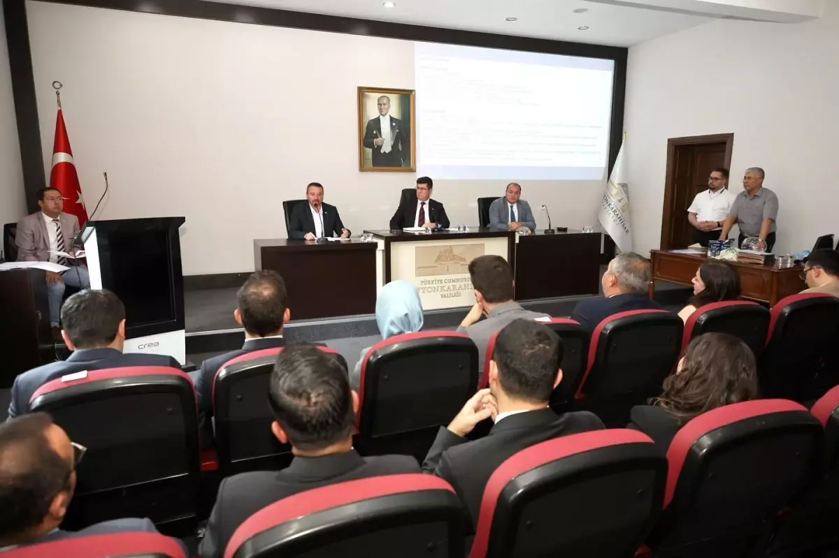 Afyonkarahisar\'da Sahipsiz Hayvanlar İçin Toplantı Düzenlendi