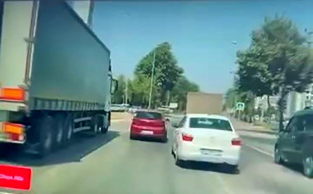 Bursa\'da Kazada Otomobil Kullanılamaz Hale Geldi