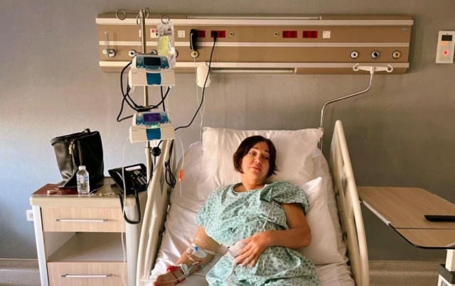Ünlü şarkıcı Nazan Öncel hastaneye kaldırıldı