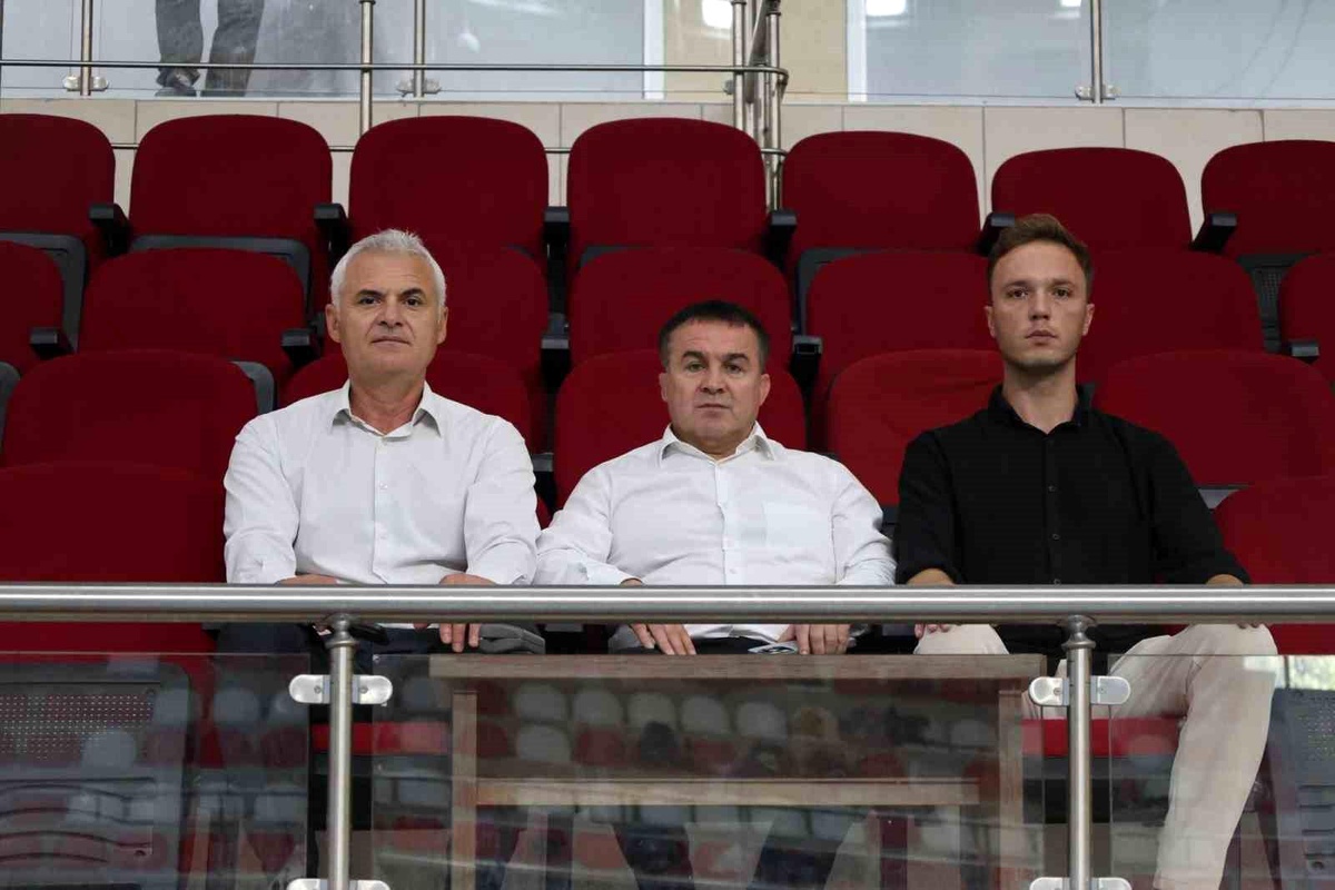 ANALİG Badminton Müsabakaları Bilecik\'te Başladı