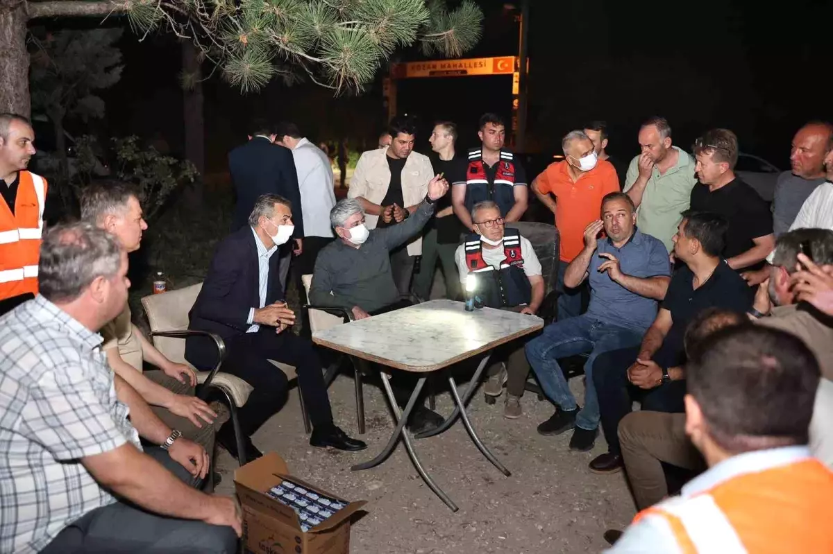 Sakarya Belediye Başkanı Yangınla Mücadele İçin Bölgeye Gitti
