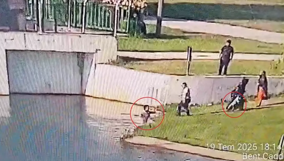 Bursa\'da Bebek Nilüfer Çayı\'na Düşerken Kurtarıldı