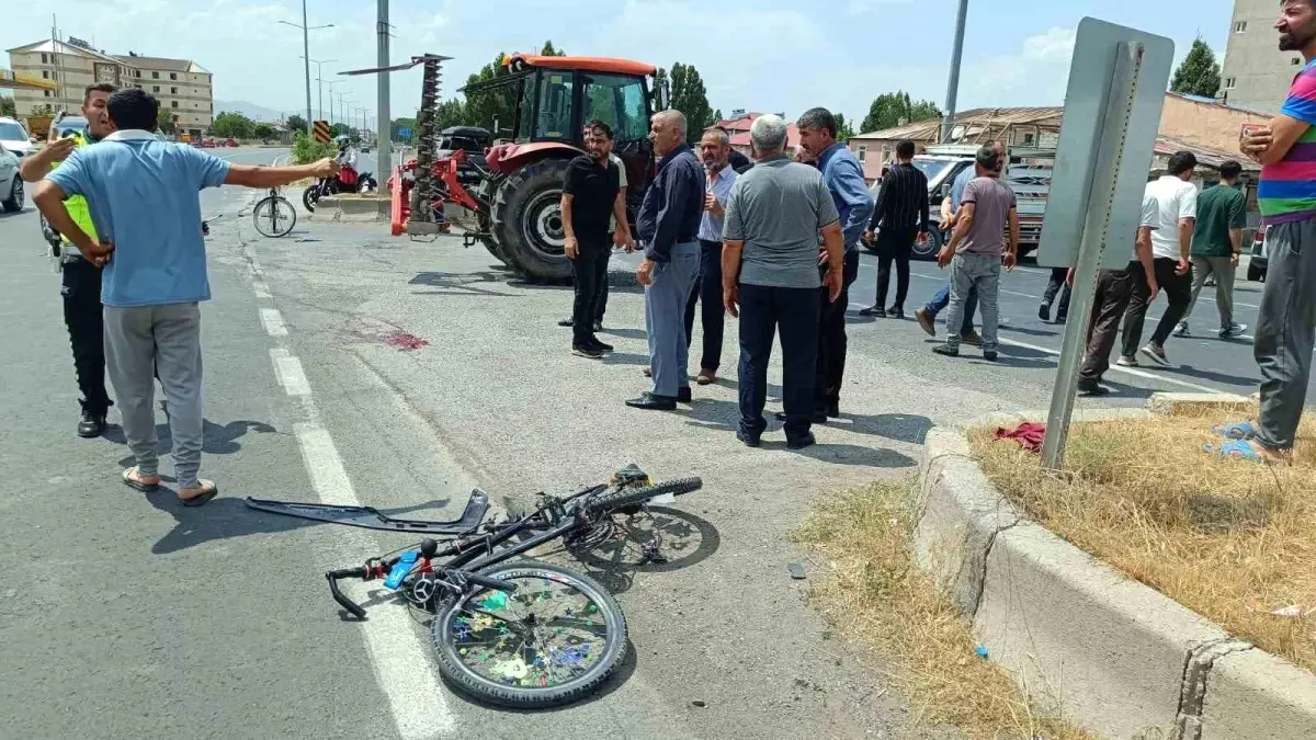 Ağrı\'da Bisikletli Çocuk Minibüsle Çarpıştı