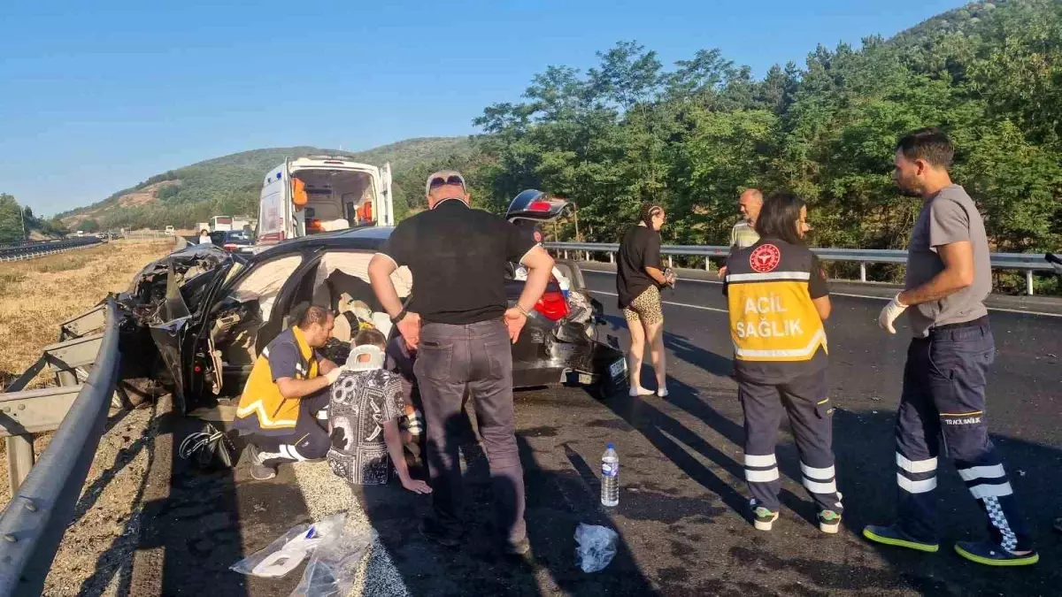 Düzce\'de Trafik Kazası: 5 Yaralı