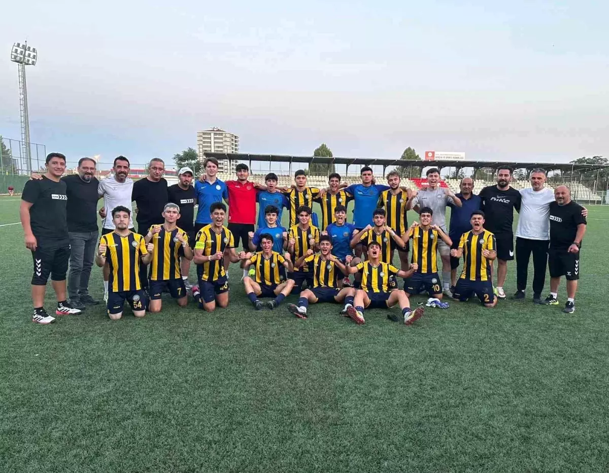 Talas Belediyespor U17 Takımı Türkiye Finallerine Adını Yazdırdı