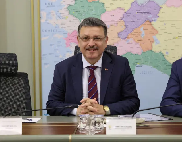 AK Partili bir isimden daha Mehmet Murat Çalık için 'tutuksuz yargılama' çağrısı