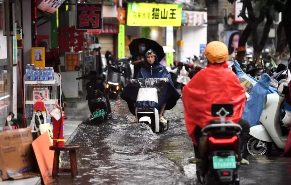 Wipha Tayfunu Guangdong\'da Karaya Ulaştı
