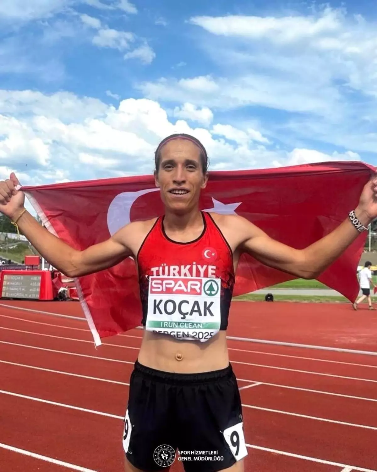 Bakan Bak, Şampiyon Sporcuları Tebrik Etti