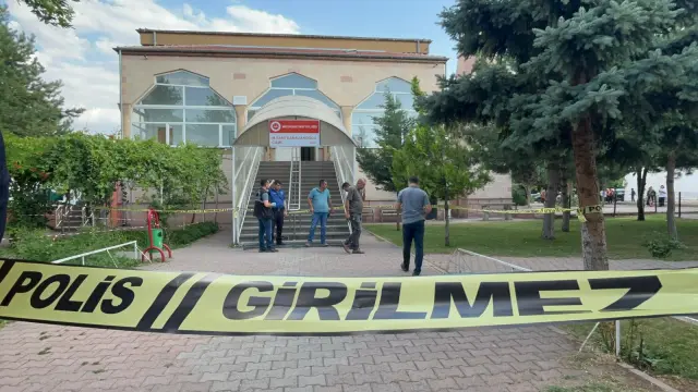 Camide komşusunun boğazını kesen caninin ifadesi en az olay kadar vahim