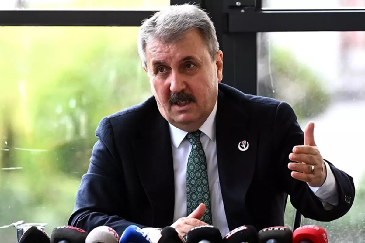 Destici: PKK\'nın uzantılarıyla birlikte DEM Parti de kendini feshedecek