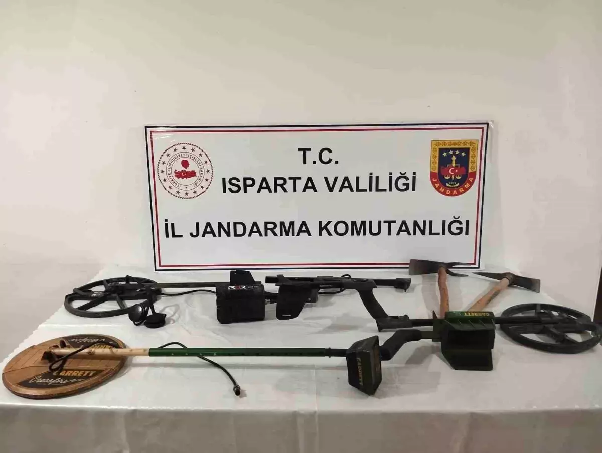 Isparta\'da Şüpheli Malzemeler Ele Geçirildi