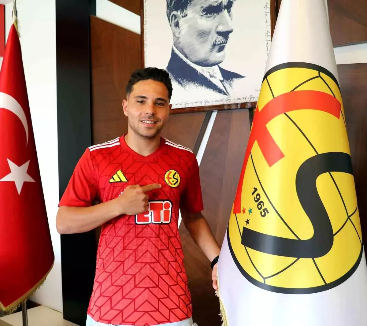 Eskişehirspor, İki Yeni Anlaşma Duyurdu