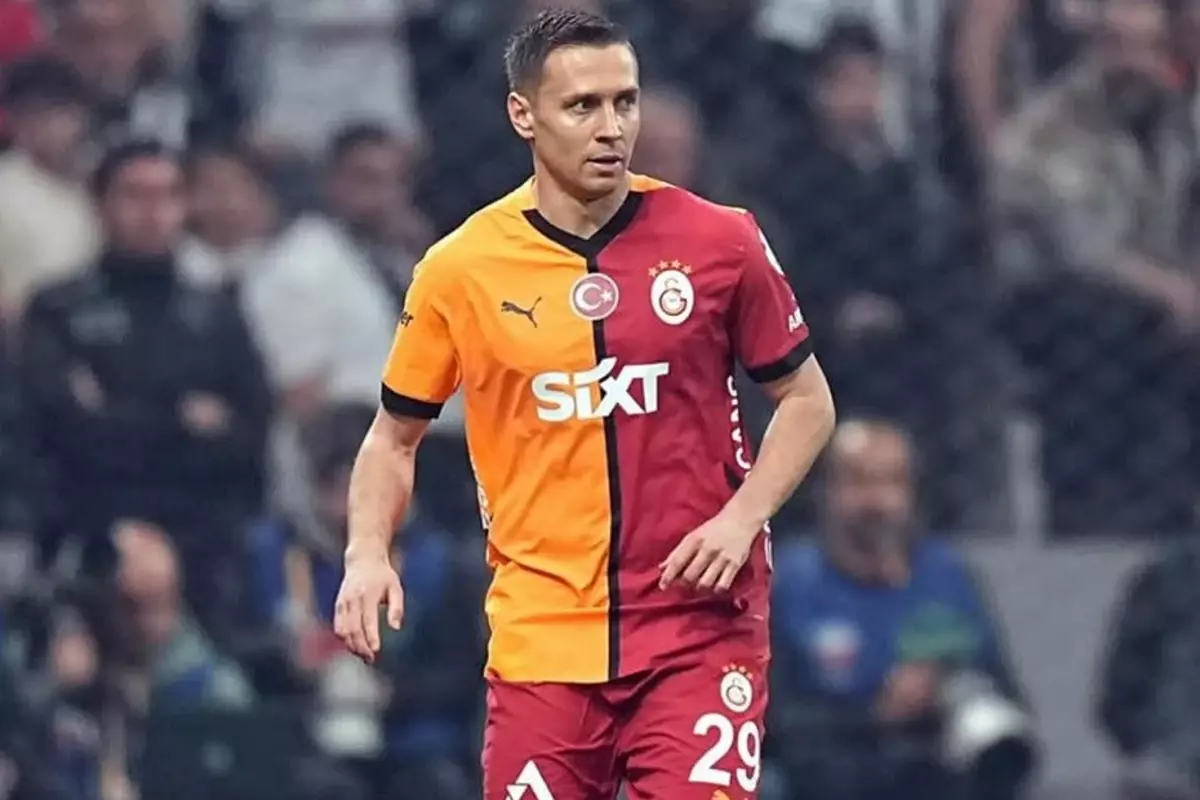 Galatasaray\'da ayrılık! Fransa\'ya gidiyor