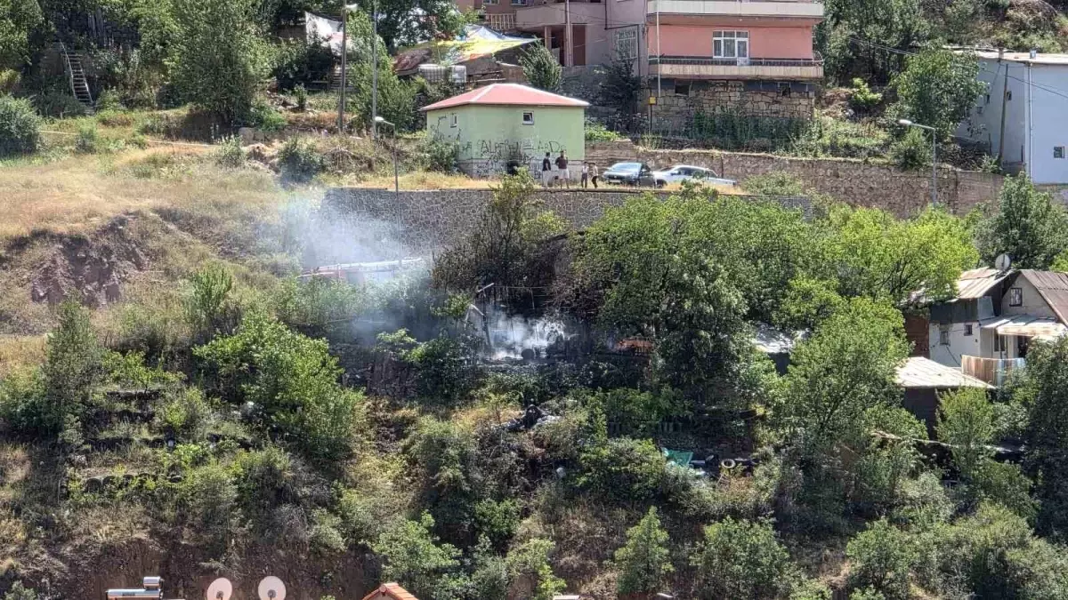 Gümüşhane\'de Bahçede Yakılan Ateş Yangına Neden Oldu