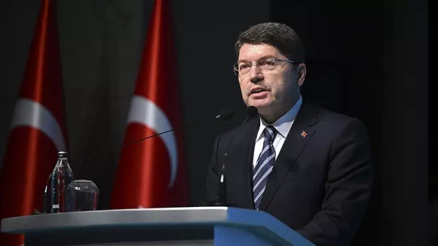 Haciz işlemi gerçekleştiren icra memuru ve avukata silahlı saldırı