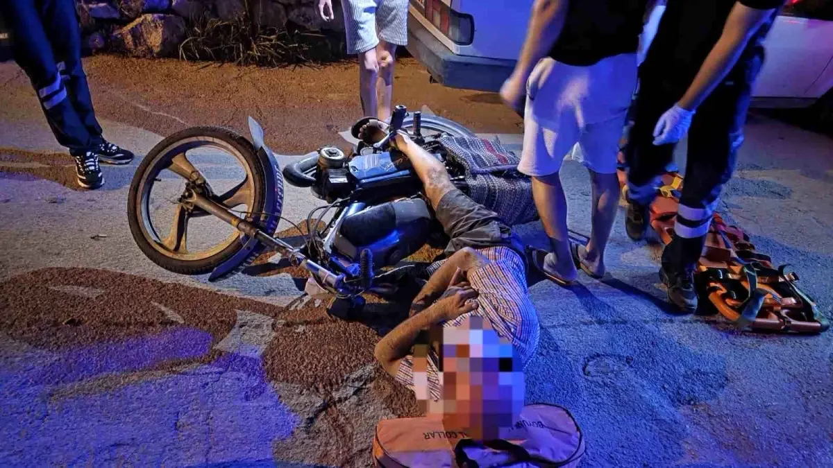 Trafik Polisi Motosiklet Sürücüsünü Kurtardı